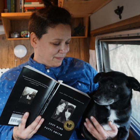 Meet your Posher, Laura - Picture 1 of 1